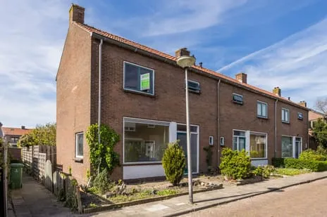 Hoekwoning te koop: Julianalaan 14, Zwartewaal Zwartewaal