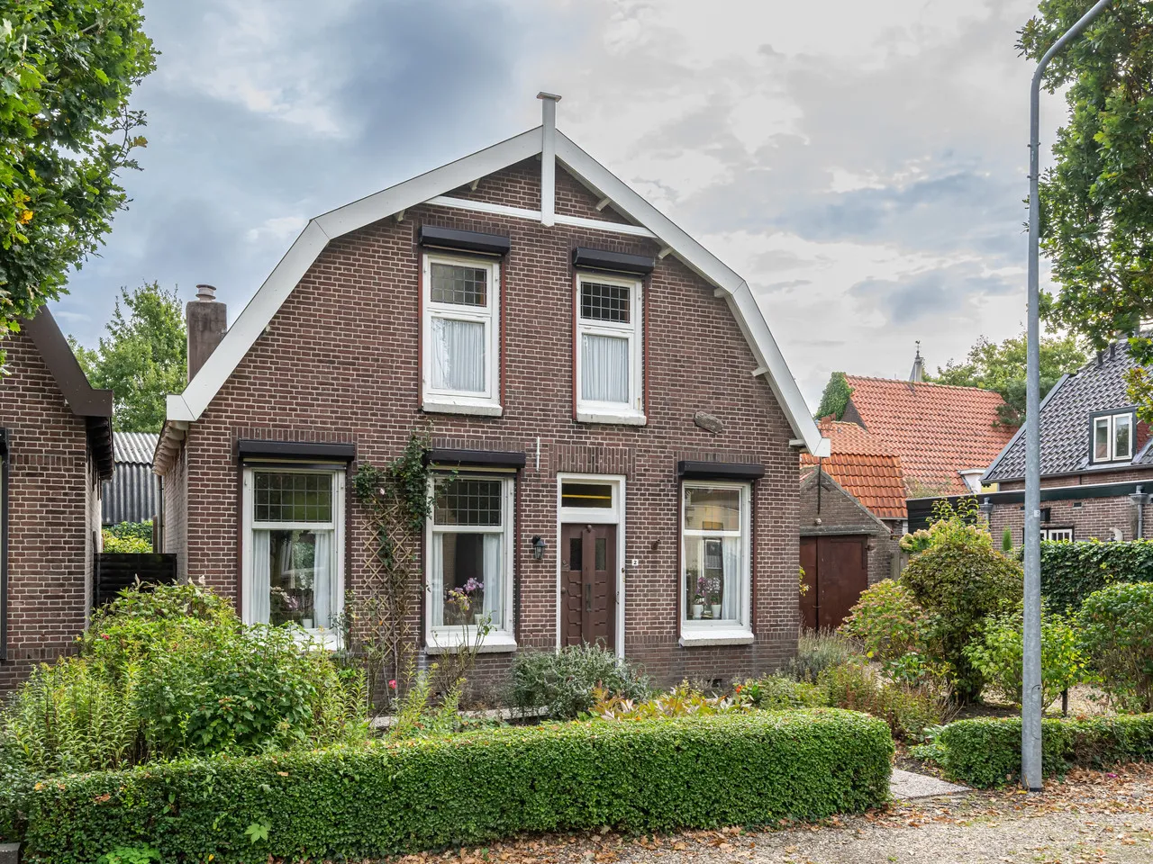 Vrijstaande woning te koop: Julianalaan 2, Dirksland