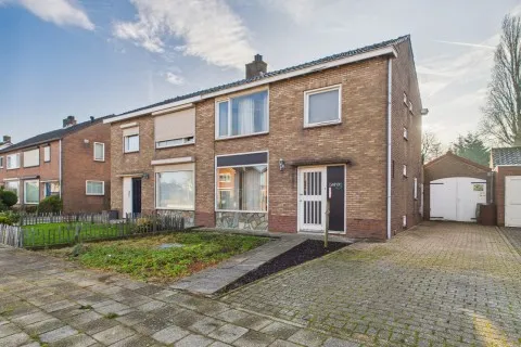 Hoekwoning te koop: Julianalaan 20, Nassau Hulst