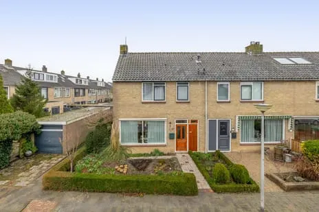 Hoekwoning te koop: Julianalaan 28, Zwartewaal Zwartewaal