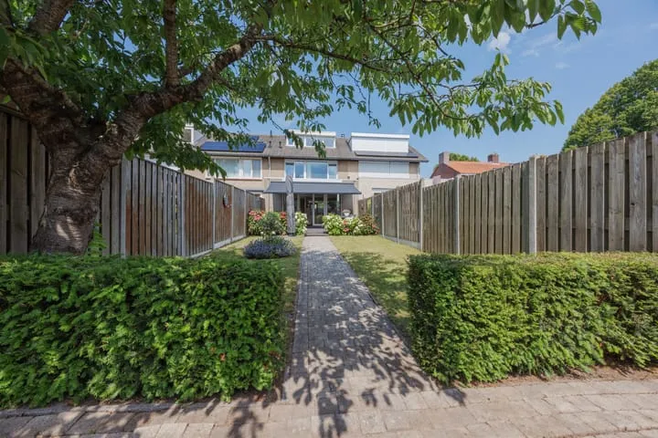 Tussenwoning te koop: Julianalaan 28E, Raamsdonksveer Raamsdonksveer
