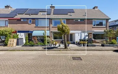Tussenwoning te koop: Julianalaan 3, Woubrugge-West Woubrugge