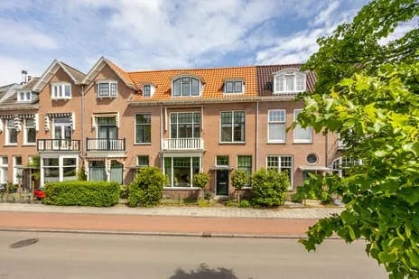 Tussenwoning te koop: Julianalaan 319, Bloemenbuurt Haarlem