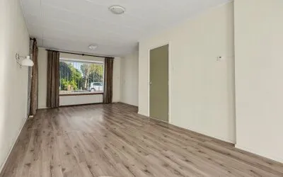 Twee-onder-één-kap te koop: Julianalaan 4, Nassau Hulst