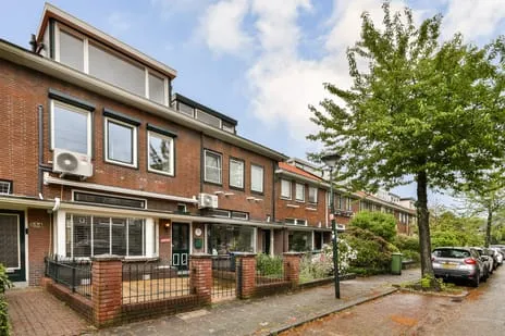 Tussenwoning te koop: Julianalaan 41, Oranjebuurt Vlaardingen