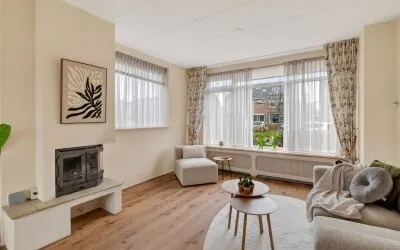 Tussenwoning te koop: Julianalaan 42, De Rijp