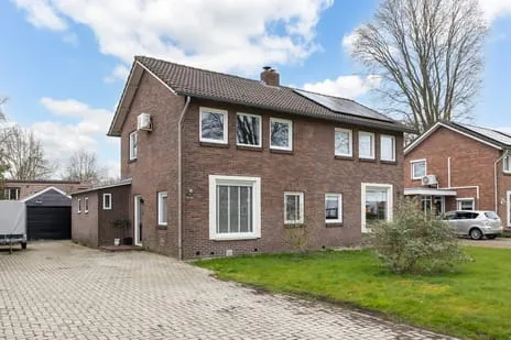 Twee-onder-één-kap te koop: Julianalaan 50, Schoonebeek Schoonebeek