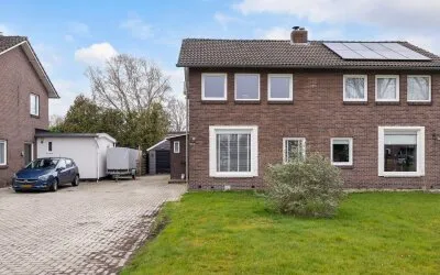Twee-onder-één-kap te koop: Julianalaan 50, Schoonebeek Schoonebeek