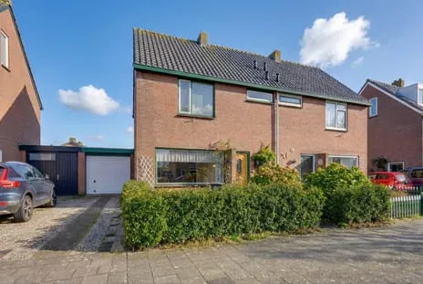Tussenwoning te koop: Julianalaan 54, De Rijp De Rijp