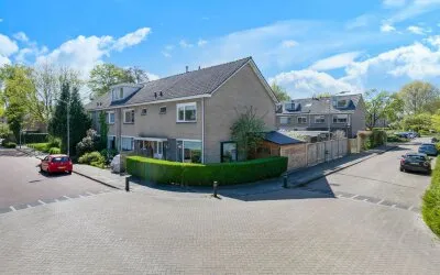 Hoekwoning te koop: Julianalaan 54, Hoevelaken-Stoutenburgerlaan-Oost Hoevelaken
