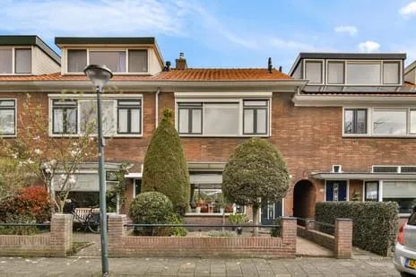 Tussenwoning te koop: Julianalaan 55, Oranjebuurt Vlaardingen