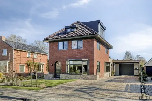 Vrijstaande woning te koop: Julianalaan 6, Buitenpost Buitenpost