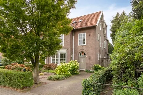 Twee-onder-één-kap te koop: Julianalaan 63, Steenweg en omgeving Helmond