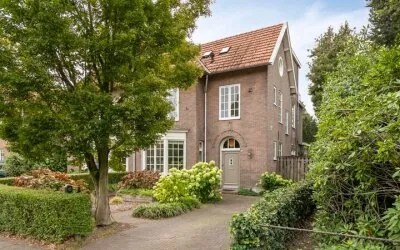 Twee-onder-één-kap te koop: Julianalaan 63, Steenweg en omgeving Helmond