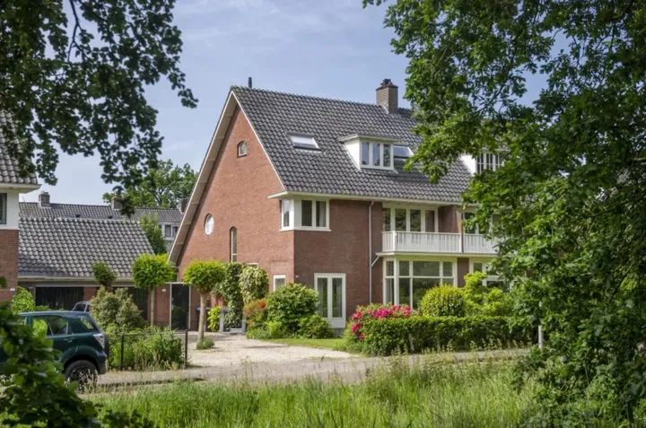 Twee-onder-één-kap te koop: Julianalaan 66, Angerenstein Arnhem