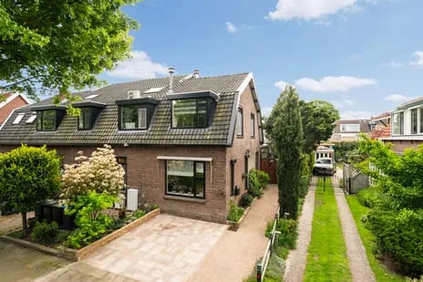 Hoekwoning te koop: Julianalaan 74, Dorp Bergschenhoek Bergschenhoek