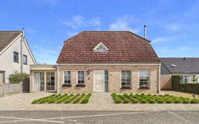 Vrijstaande woning te koop: Julianapark 9, Kern Sas van Gent Sas Van Gent