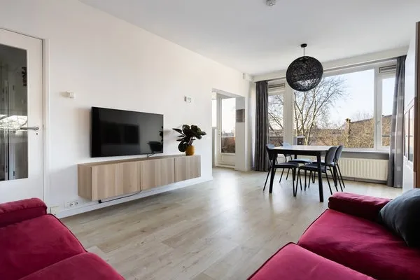 Appartement te koop: Julianaplantsoen 214, Ruimzicht Oost Diemen