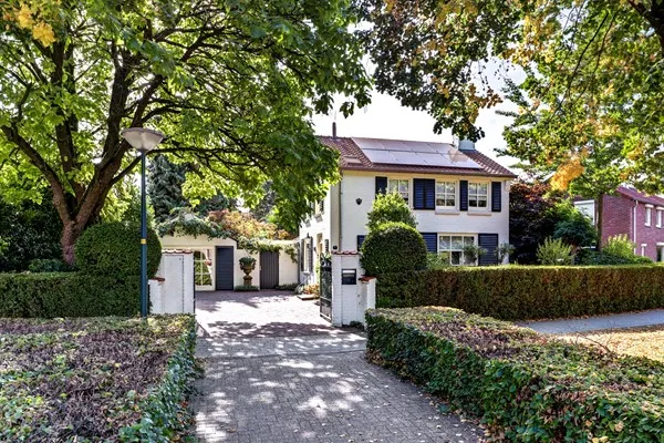 Vrijstaande woning te koop: Julianaplein 15, Bladel