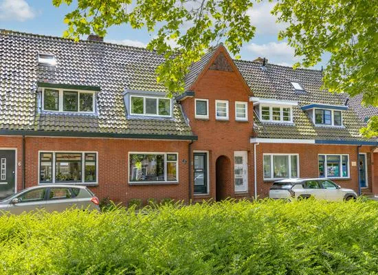 Tussenwoning te koop: Julianaplein 8, Appelbuurt Boskoop