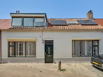Tussenwoning te koop: Julianastraat 10, Ooltgensplaat woonkern Ooltgensplaat