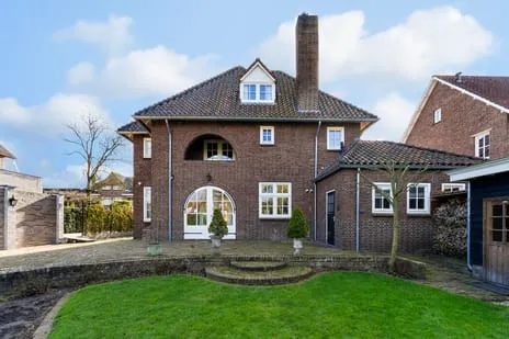 Vrijstaande woning te koop: Julianastraat 11, Centrum Waalwijk