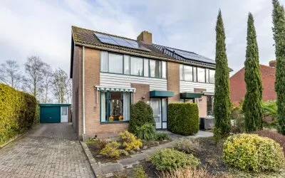 Twee-onder-één-kap te koop: Julianastraat 134, Industriegebied Martenshoek Hoogezand