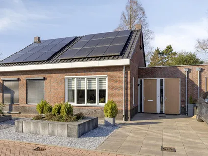 Tussenwoning te koop: Julianastraat 13E, Berghem-Noord Berghem