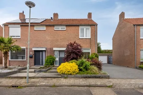 Semi-detached for sale: Julianastraat 18, Cadier Cadier En Keer