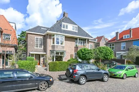 Twee-onder-één-kap te koop: Julianastraat 19, Koninginnebuurt Haarlem
