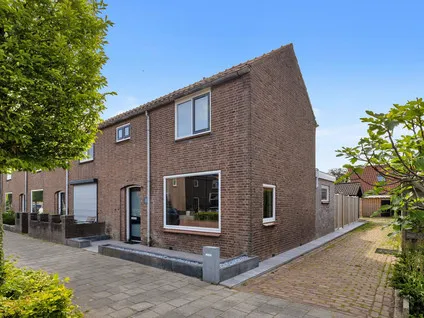 Hoekwoning te koop: Julianastraat 21, Kern Zuidland Zuidland