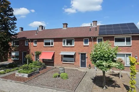 Tussenwoning te koop: Julianastraat 26, Sint Annabrink Delden