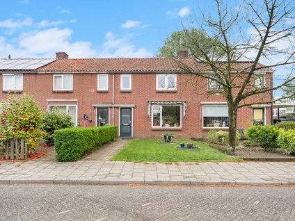 Tussenwoning te koop: Julianastraat 4, Enter-Noordwest Enter
