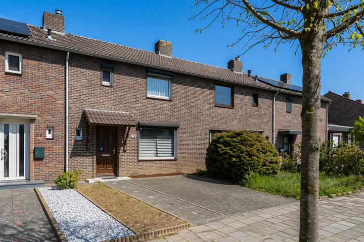 Tussenwoning te koop: Julianastraat 41, Hoensbroek