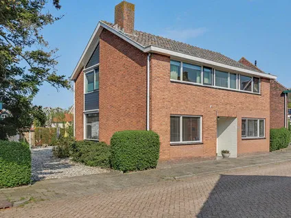 Vrijstaande woning te koop: Julianastraat 5, 'S-Gravendeel