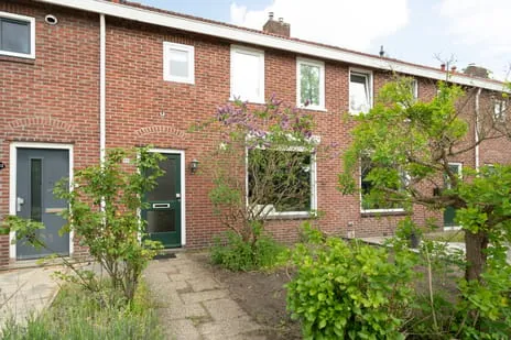 Tussenwoning te koop: Julianastraat 55, Overdinkel kern Overdinkel