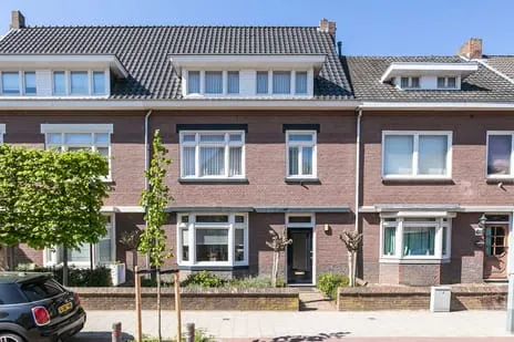 Tussenwoning te koop: Julianastraat 70, Hofpoel Brunssum