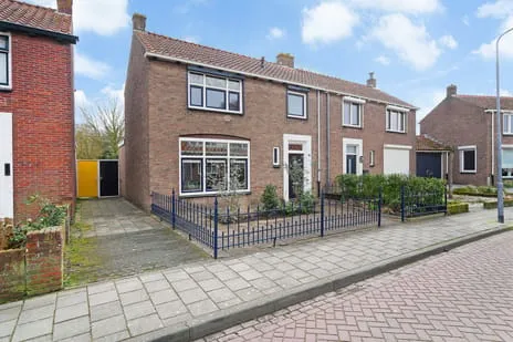 Twee-onder-één-kap te koop: Julianastraat 8, Kern Oost-Souburg Oost Oost-Souburg