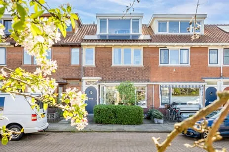 Tussenwoning te koop: Julianaweg 130, Oud Hoograven-Zuid Utrecht