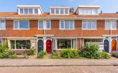 Terraced house for sale: Julianaweg 142, Oud Hoograven-Zuid Utrecht