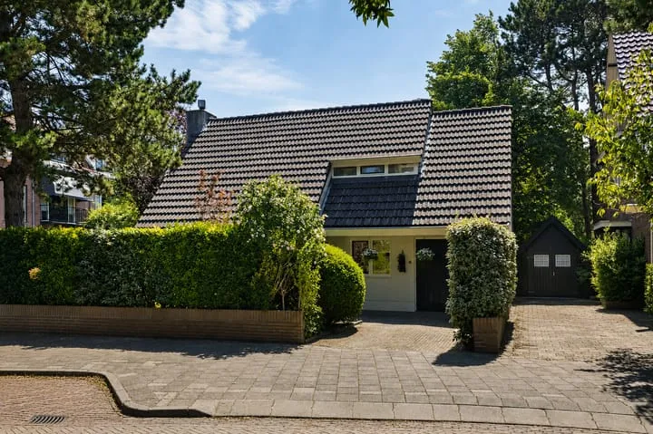 Vrijstaande woning te koop: Julianaweg 22, Kostverloren e.o. Zandvoort