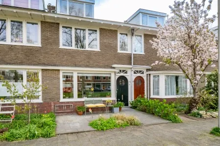 Tussenwoning te koop: Julianaweg 294, Utrecht