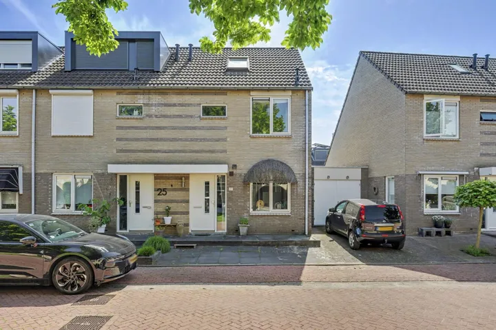 Tussenwoning te koop: Julie de Graaglaan 27, 't Zwering Enschede