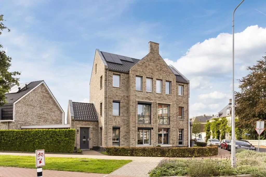Twee-onder-één-kap te koop: Julie Postelsingel 111, Boxmeer