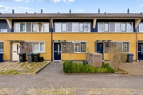 Tussenwoning te koop: Julistraat 67, Seizoenenbuurt West Almere