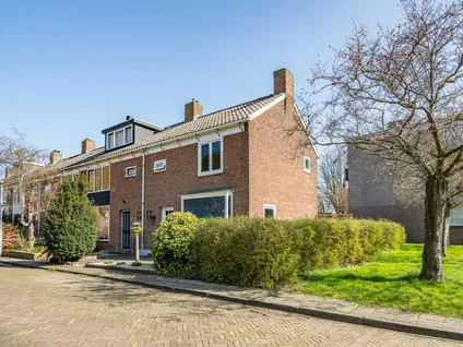 Hoekwoning te koop: Julius Röntgenlaan 18, Leidschendam