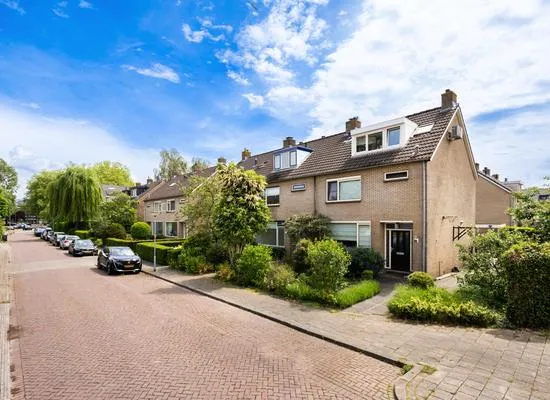 Tussenwoning te koop: Jupiterlaan 12, Sterrenburg 1-West Dordrecht