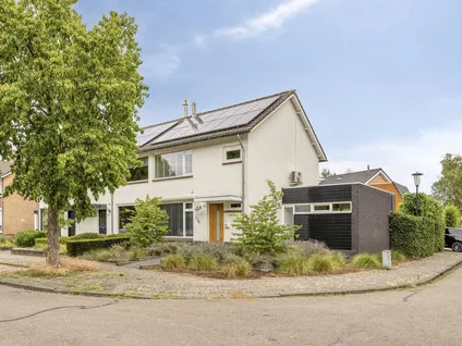 Corner house for sale: Jupiterstraat 21, Sterrenbuurt Asten