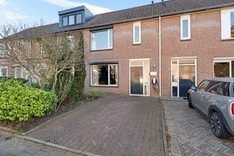 Tussenwoning te koop: Juralaan 8, Achtse Barrier-Spaaihoef Eindhoven
