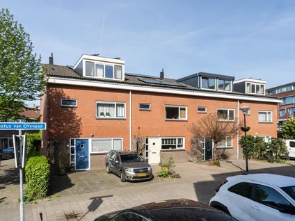 Tussenwoning te koop: Justus van Effenpad 3, Kadenbuurt Gouda